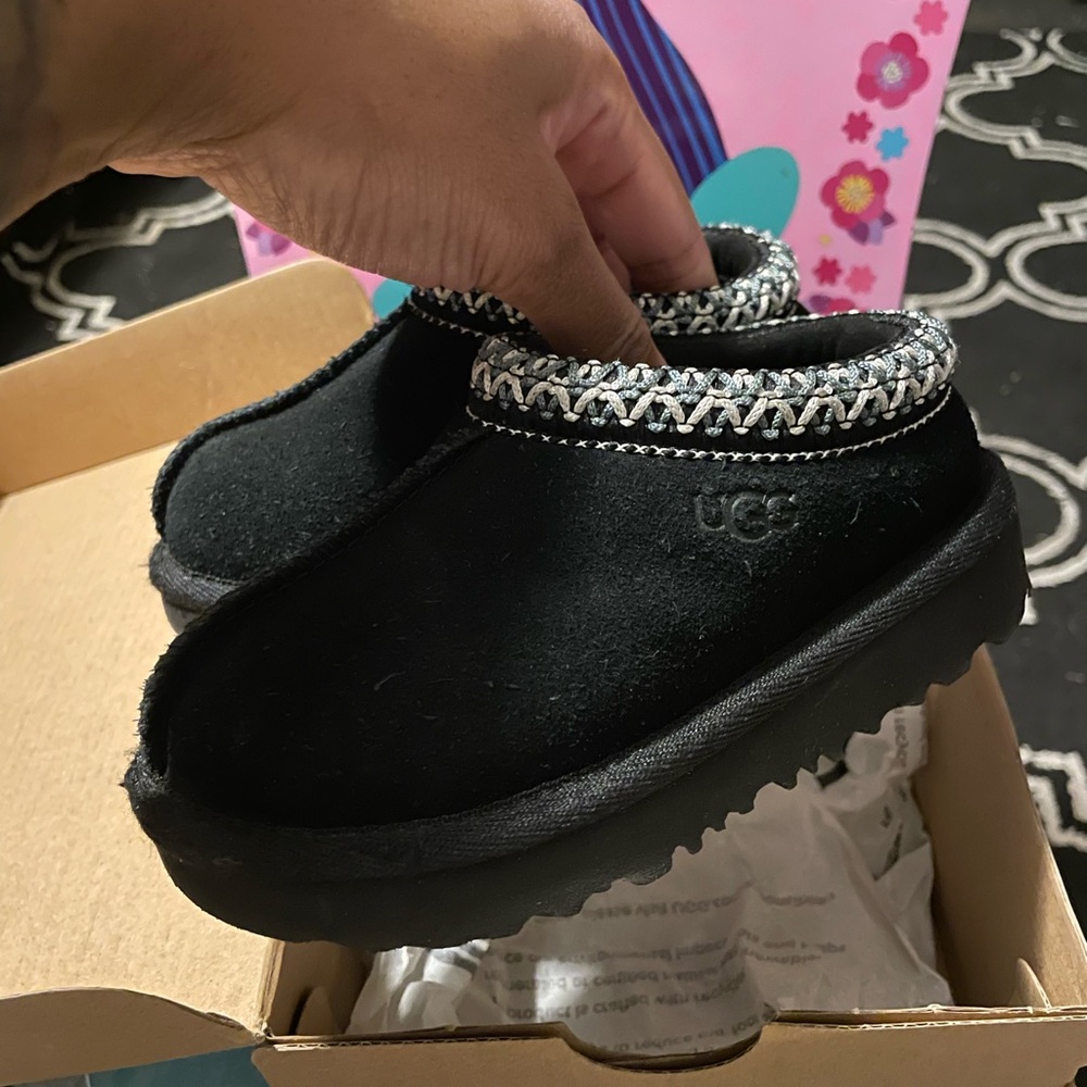uGG Tasman SOLD